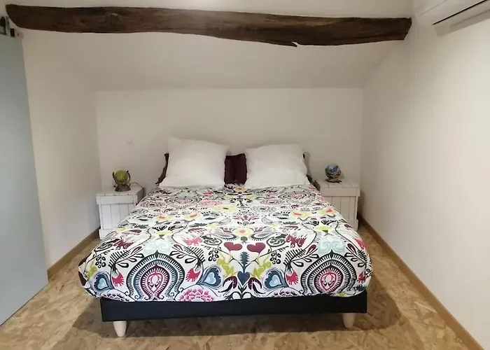 Maison D\'Artistes Avec Cour Au Coeur Du Vignoble